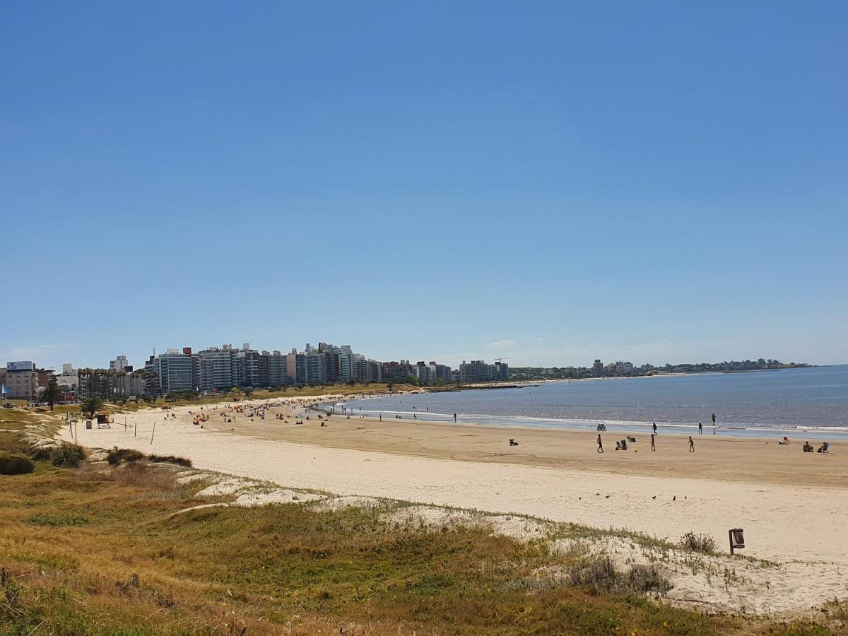 Modern Apartment First Line Beach Montevideo Uy Exteriör bild